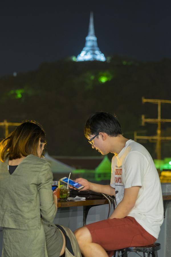 체디 뷰 호스텔 앤 루프탑 바 펫차부리 외부 사진
